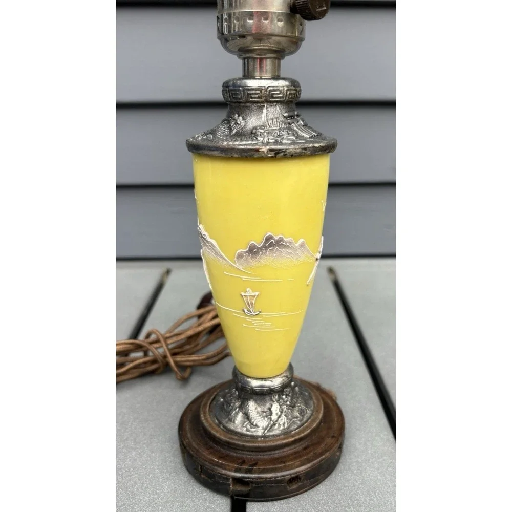 Vintage chinoiserie desk lamp yellow moriage mountain scene dragonware wood base